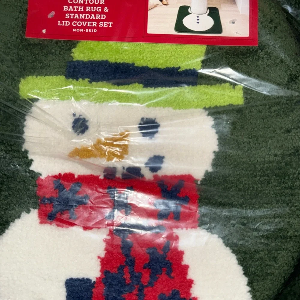 NWT Wondershop Green and White Snowman Bath Mat